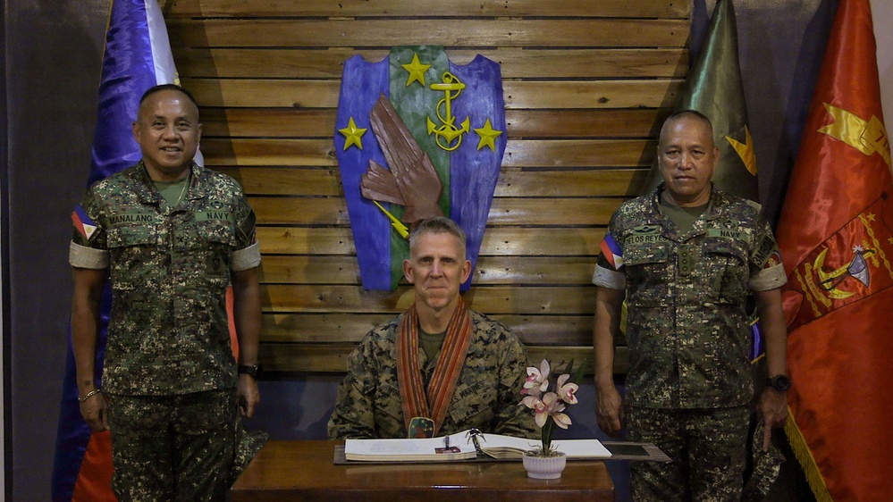 Balikatan 2026: Commanding General, I Marine Expeditionary Force, visits Philippine Marine Base Camp Rodolfo