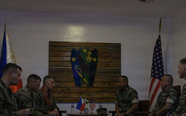 Balikatan 2026: Commanding General, I Marine Expeditionary Force, visits Philippine Marine Base Camp Rodolfo