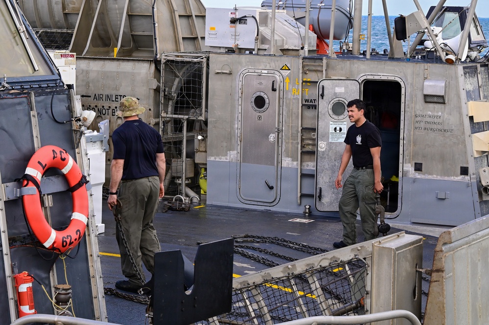LCAC 62 arrives in Saipan, delivers generators in response to Typhoon Sinlaku