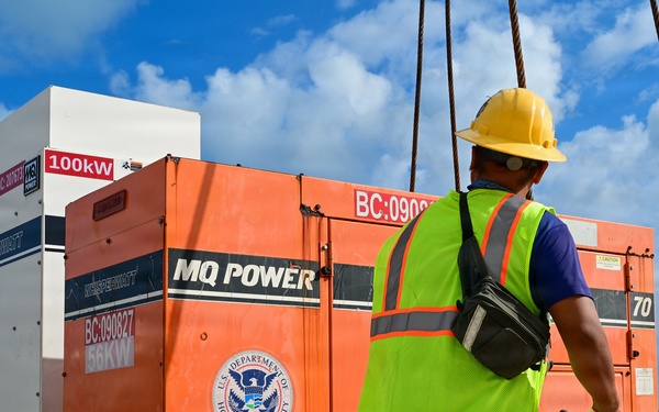 LCAC 62 arrives in Saipan, delivers generators in response to Typhoon Sinlaku