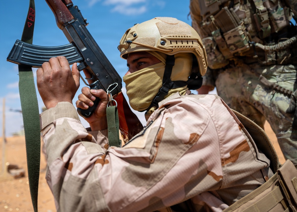 Libyan joint forces and Italian Special Forces conduct live-fire training