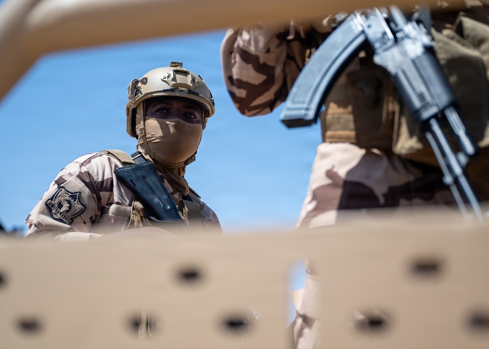 Multinational forces assault shoreline objective during Flintlock 26