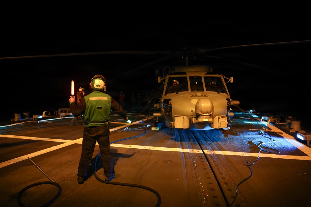 USS Carl M. Levin flight quarters