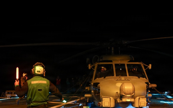 USS Carl M. Levin flight quarters