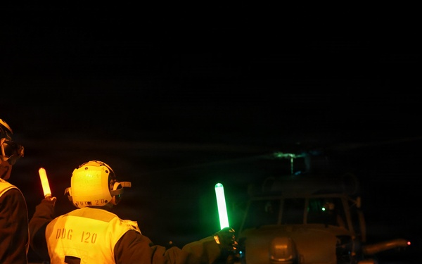 USS Carl M. Levin flight quarters