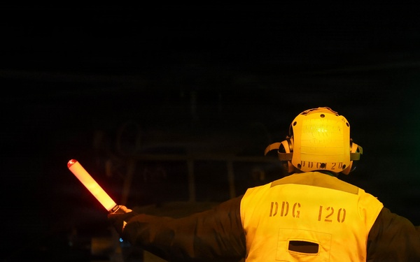 USS Carl M. Levin flight quarters