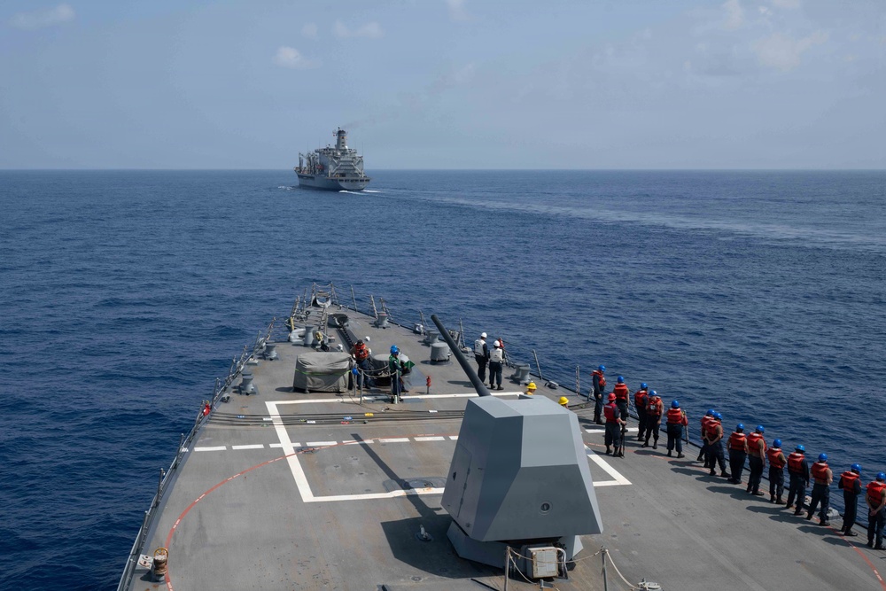 Pinckney Conducts a Replenishment-at-Sea