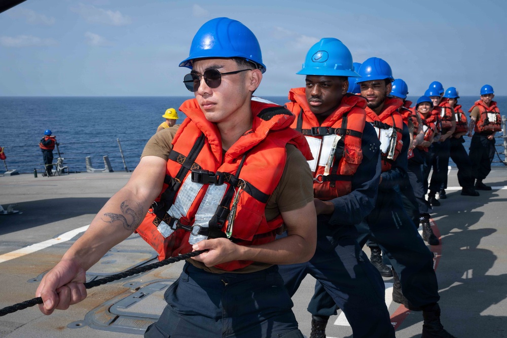 Pinckney Conducts a Replenishment-at-Sea