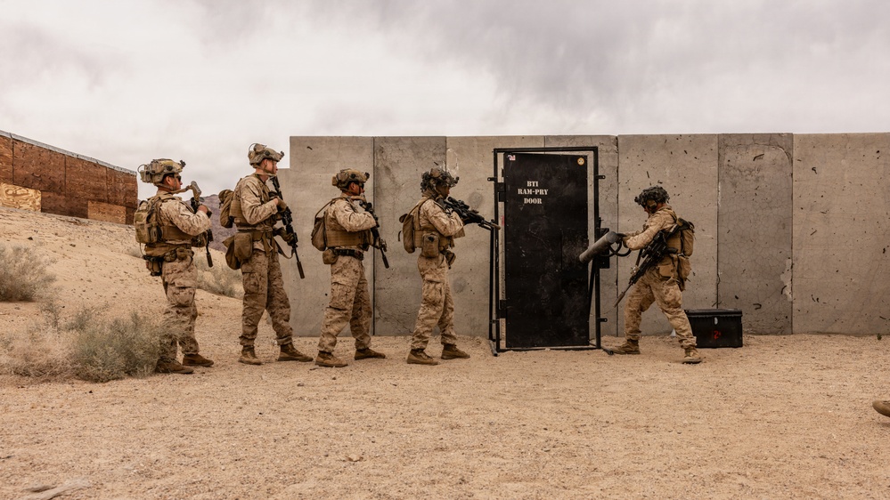 SLTE 2-26: Charlie Company, 1st Battalion, 2nd Marine Regiment Conducts Range 111