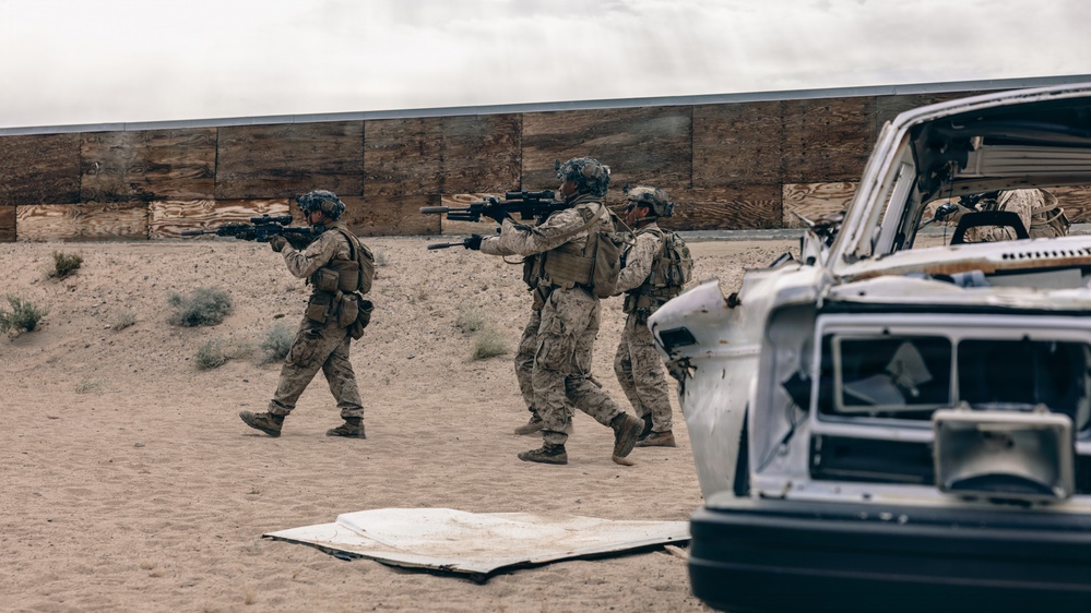 SLTE 2-26: Charlie Company, 1st Battalion, 2nd Marine Regiment Conducts Range 111