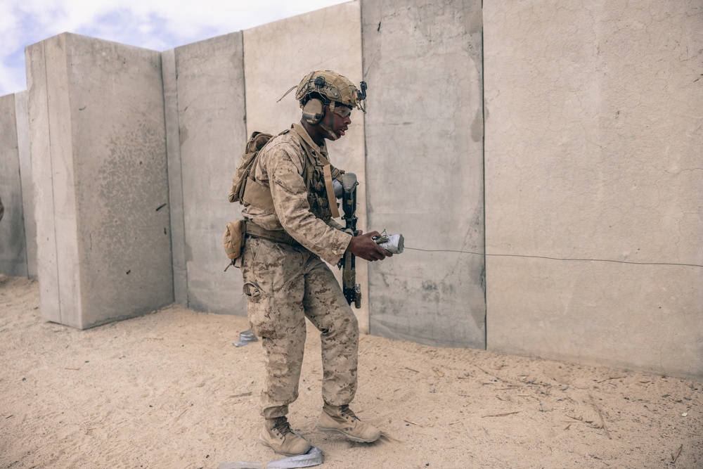 SLTE 2-26: Charlie Company, 1st Battalion, 2nd Marine Regiment Conducts Range 111