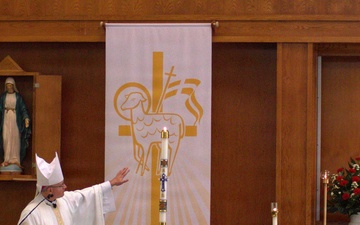 Bishop Caggianelli Visits Fort Rucker