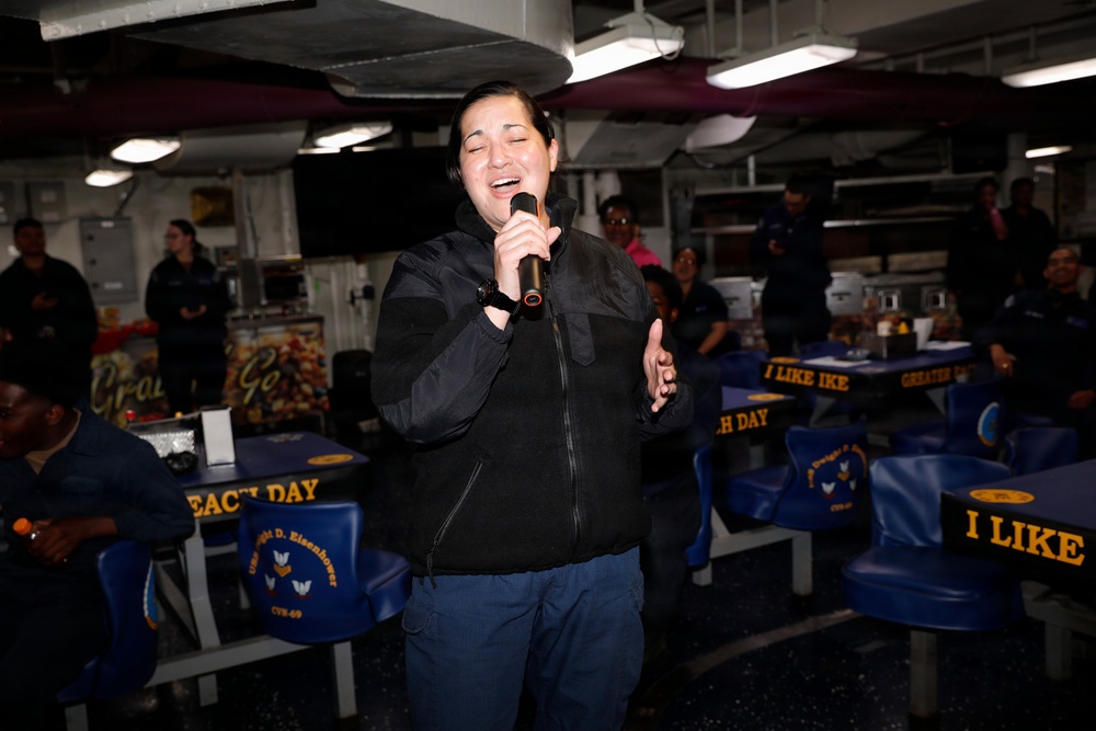 IKE departs Norfolk Naval Shipyard for Sea Trials