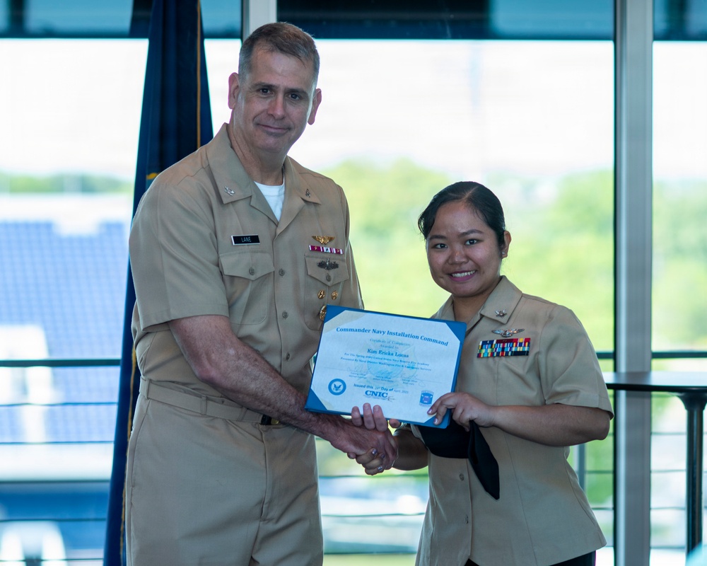 Citizen-Sailors Earn Navy Installation Firefighter Certification