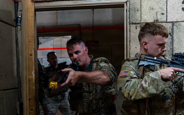 2-112th Infantry Soldiers train at Fort Indiantown Gap