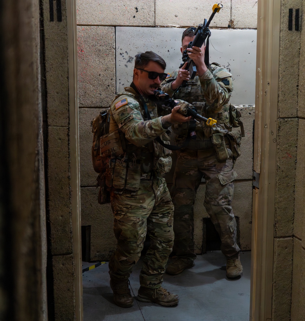 2-112th Infantry Soldiers train at Fort Indiantown Gap