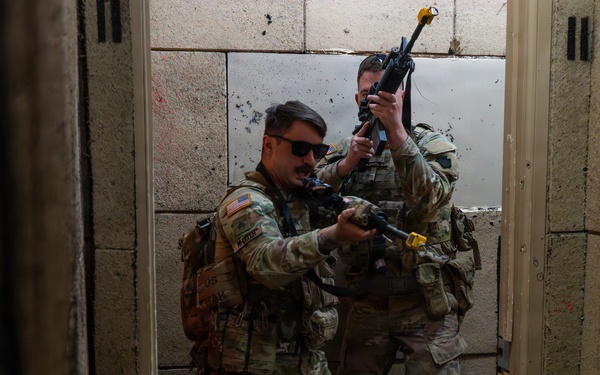 2-112th Infantry Soldiers train at Fort Indiantown Gap
