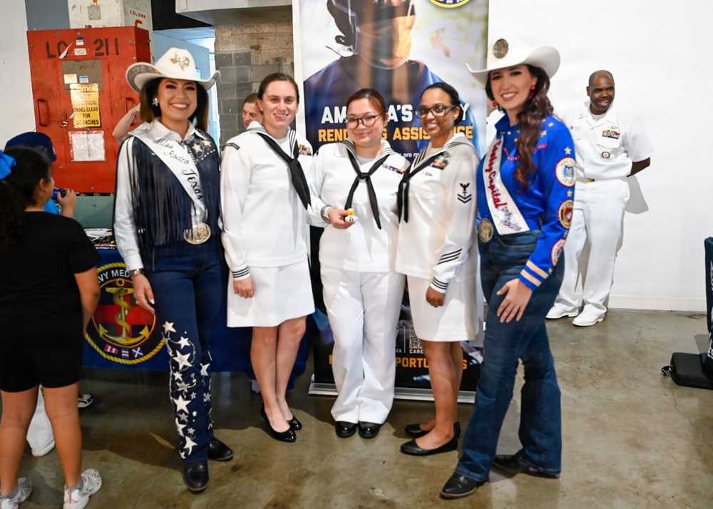 Fleet Week Houston: Navy Medicine Team at the Post Expo