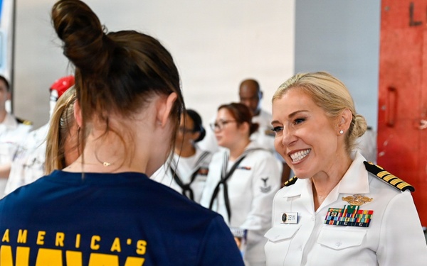 Fleet Week Houston: Navy Medicine Team at the Post Expo