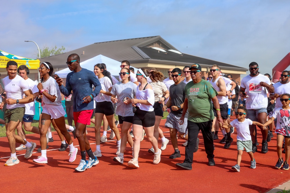 A Burst of Color: Promoting Sexual Assault &amp; Alcohol Misuse Awareness and Prevention at Sheppard AFB