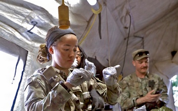 No Refrigeration Needed: Army Medics Learn Walking Blood Bank Transfusion Techniques During Combined Resolve