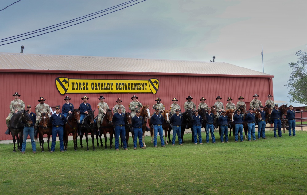 1st Cavalry Division leads a staff ride at the Horse Cavalry Detachment
