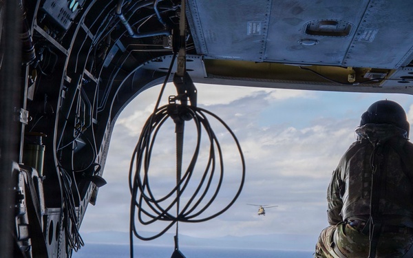 Joint Helo Operations Strengthen Marine-Army Integration