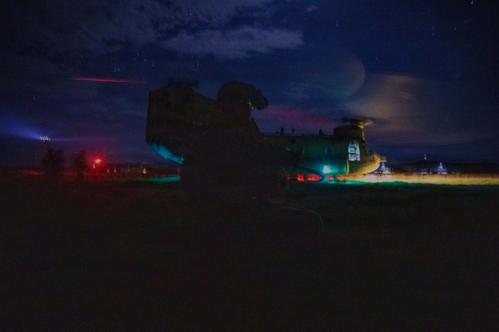Joint Helo Operations Strengthen Marine-Army Integration