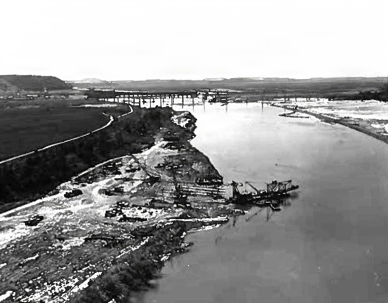 Building the MKARNS: Dredging operations at Robert S. Kerr Lock and Dam, 1969