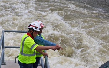 Chicago District teams inspect USACE projects following severe weather event