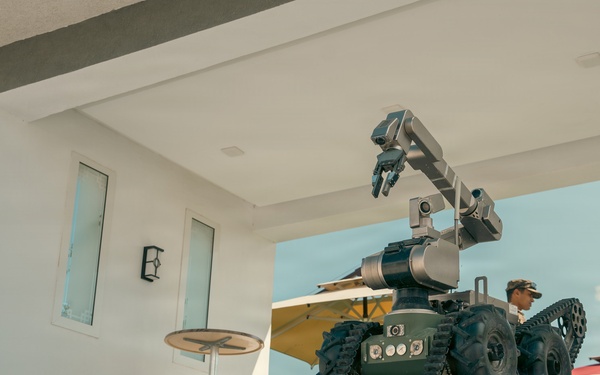 US, Tunisian forces team up for EOD training during African Lion 2026