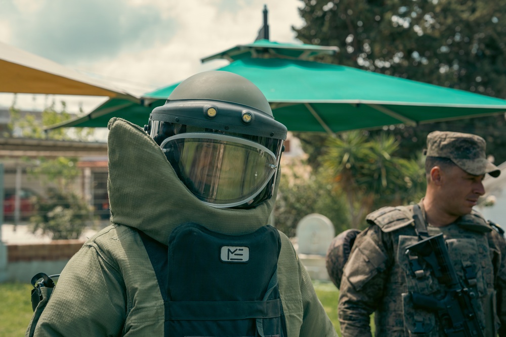 US, Tunisian forces team up for EOD training during African Lion 2026