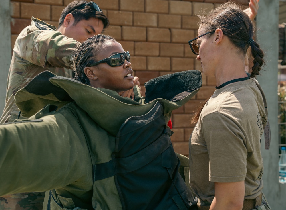 US, Tunisian forces team up for EOD training during African Lion 2026