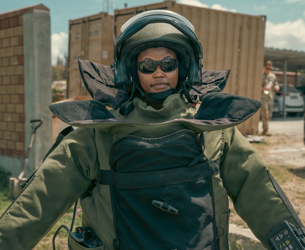 US, Tunisian forces team up for EOD training during African Lion 2026