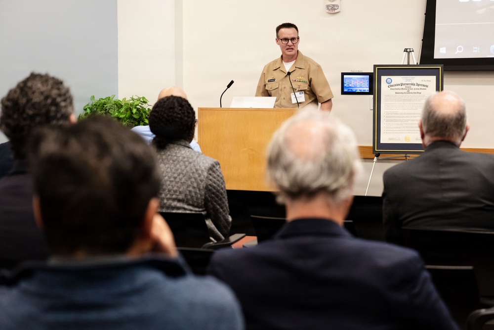 NSWC Corona signs Education Partnership Agreement with University of California San Diego