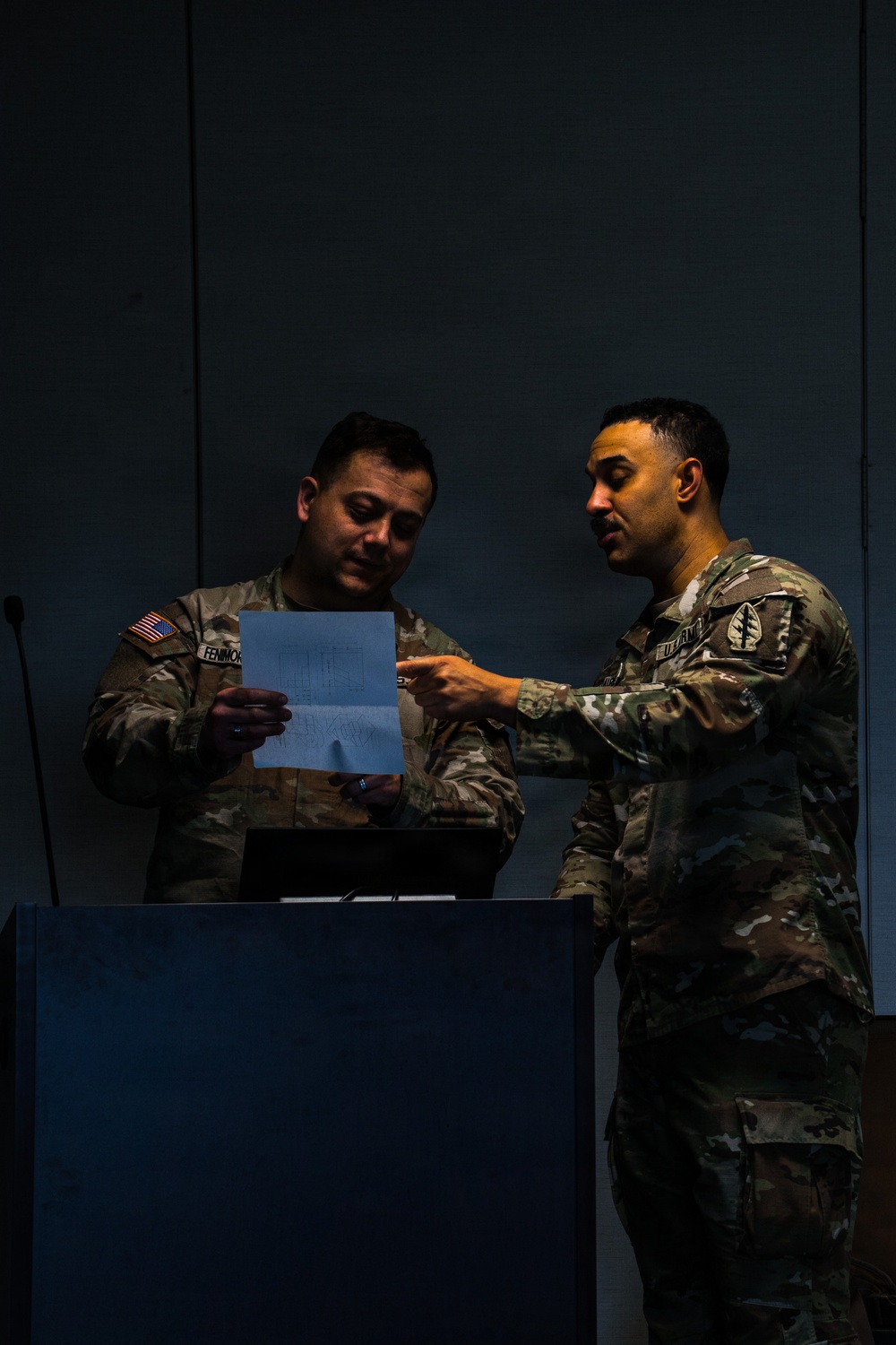 Allied Trade Specialists from 1st Special Forces Group (Airborne) exchange knowledge with I Corps