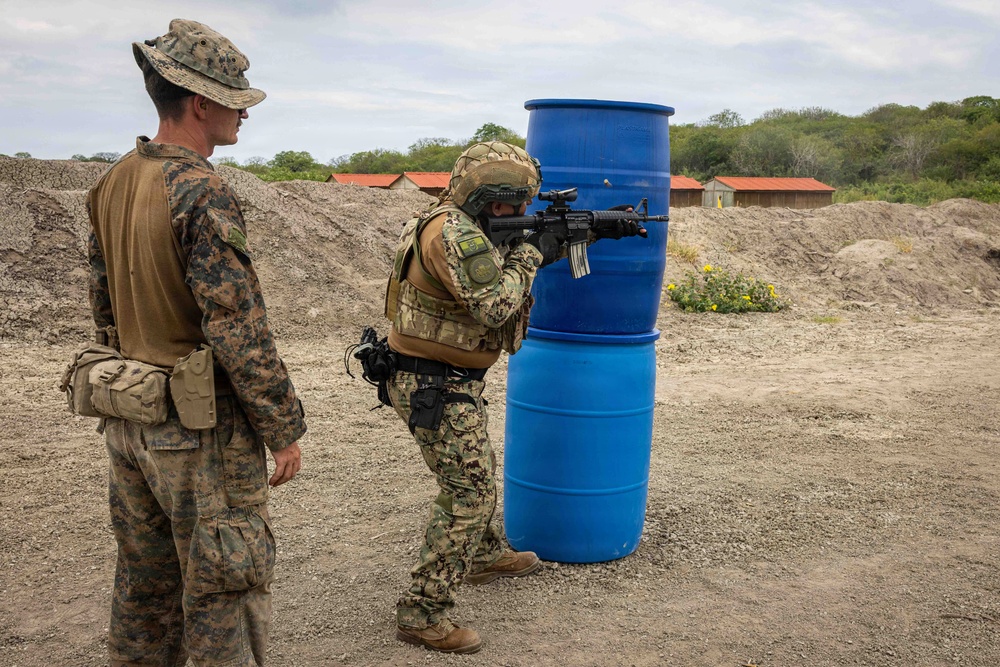 22nd MEU (SOC) | AMTP with Ecuadorian Marines