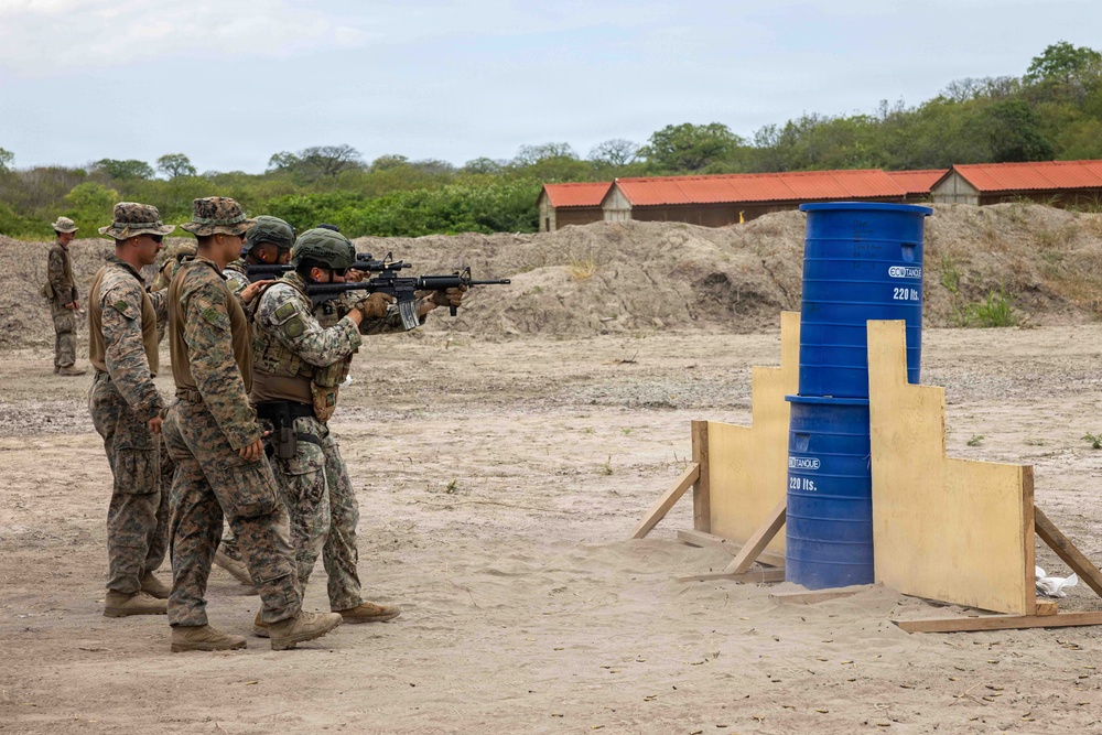 22nd MEU (SOC) | AMTP with Ecuadorian Marines