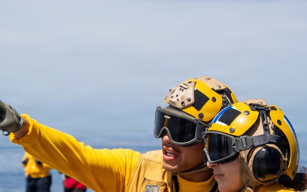 USS Essex Conducts Flight Operations