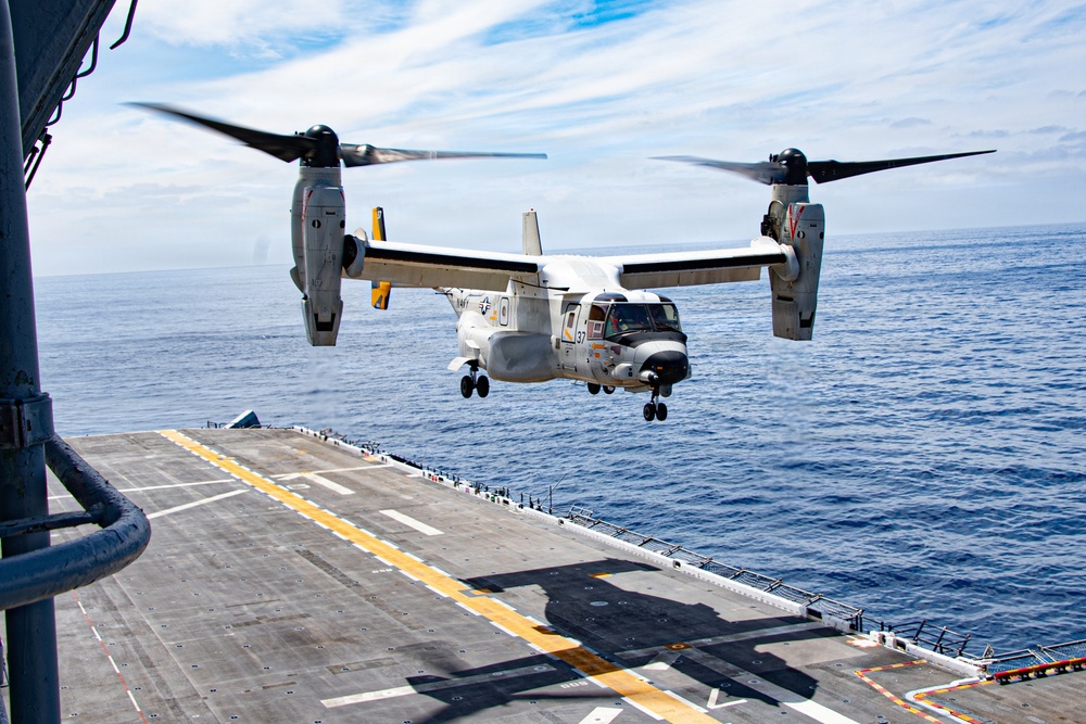 USS Essex Conducts Flight Operations