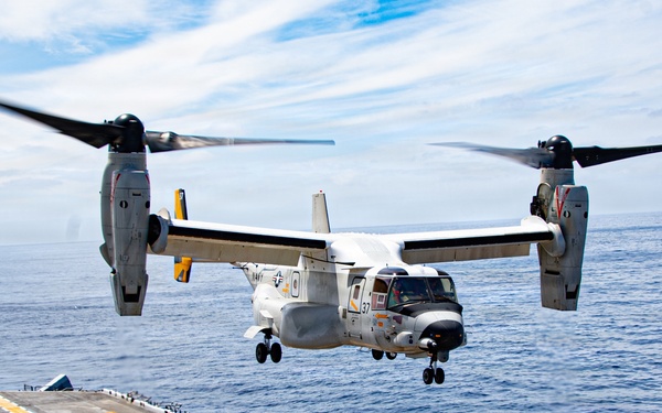 USS Essex Conducts Flight Operations