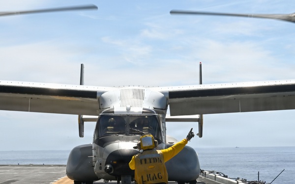 USS Essex Conducts Flight Operations