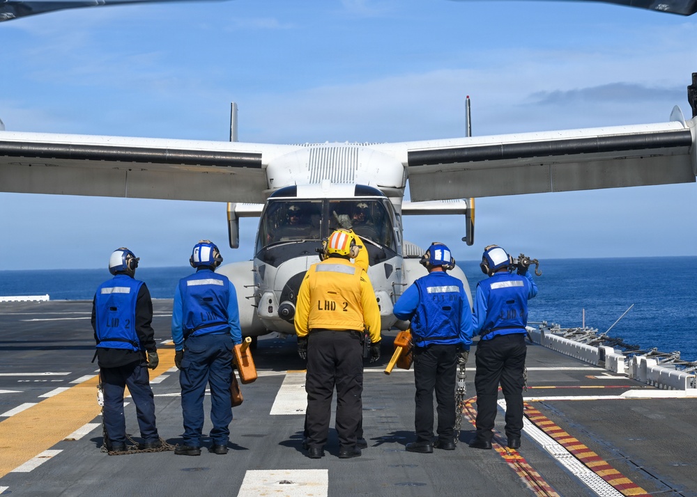 USS Essex Conducts Flight Operations