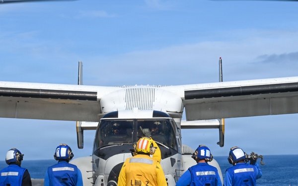 USS Essex Conducts Flight Operations