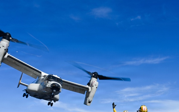 USS Essex Conducts Flight Operations