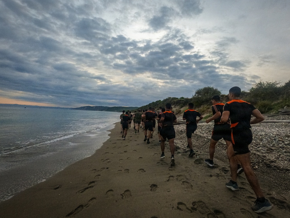 22nd MEU (SOC) | Run Swim Run with Ecuadorian Marines
