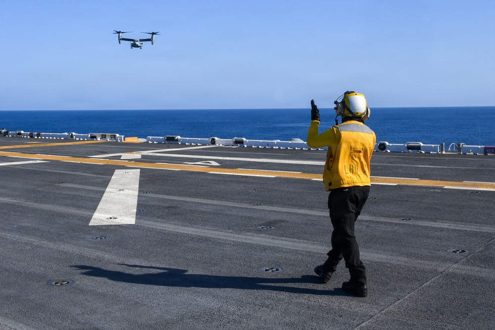 USS Essex Conducts Flight Operations