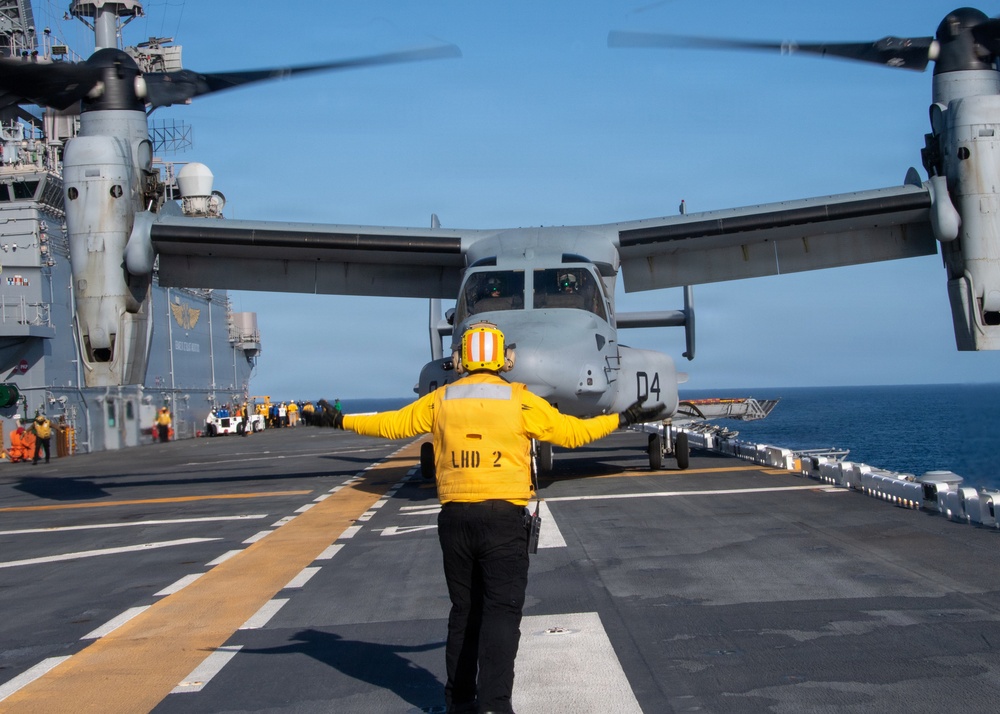 USS Essex Conducts Flight Operations