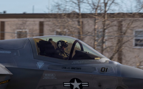 U.S. Marines with VMFA-542 conduct flight operations during exercise Red Flag-Alaska