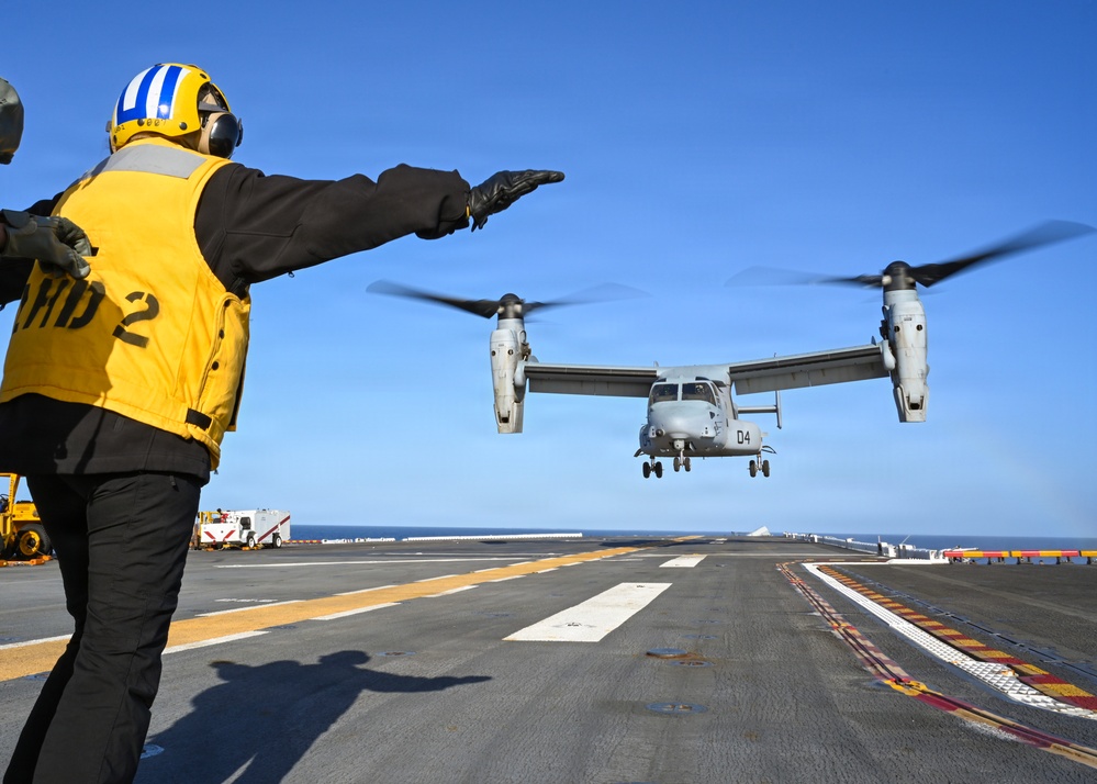 USS Essex Conducts Flight Operations